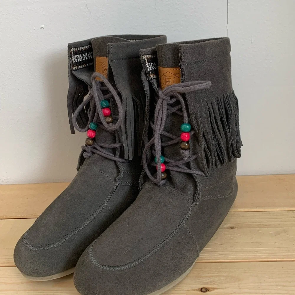 Bohemian Grey Suede-Freewater Fringe Songbird Boots-Grey-Size 7 - Picture 3 of 16